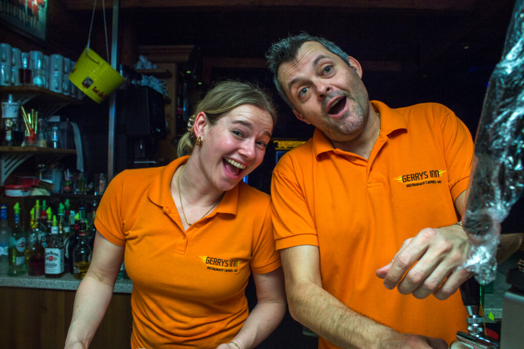 Twee collega's aan het werk samen